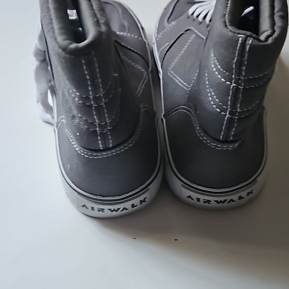 Airwalk gray Men  shoes sneakers high top Size 8.5 - Picture 7 of 9